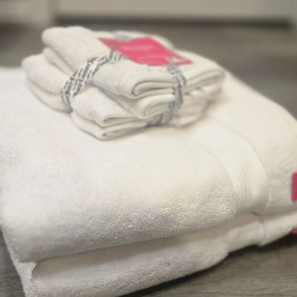 Juicy Couture Home Plush Oversized Bath Towel Set- White - Picture 4 of 5